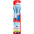 Higiene Bucal Paquete Económico de 2 Cepillos de Dientes Ultra Colgate